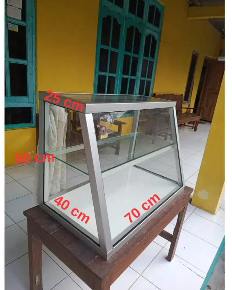 Dijual Etalase Kaca