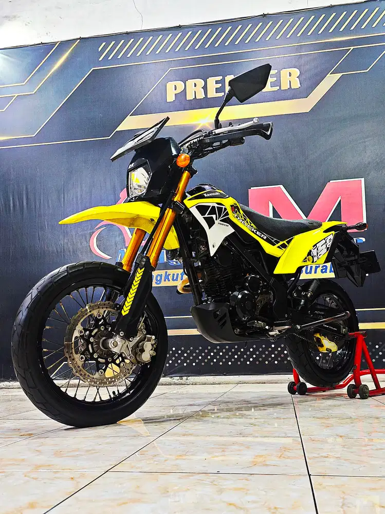 D-tracker yellow edition nyaman di segala medan.Anugerah motor rungkut