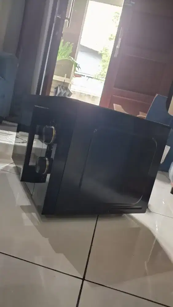 ​[BNIB] Microwave Grill Electrolux 23L UltimateTaste 300 - Baru Segel!