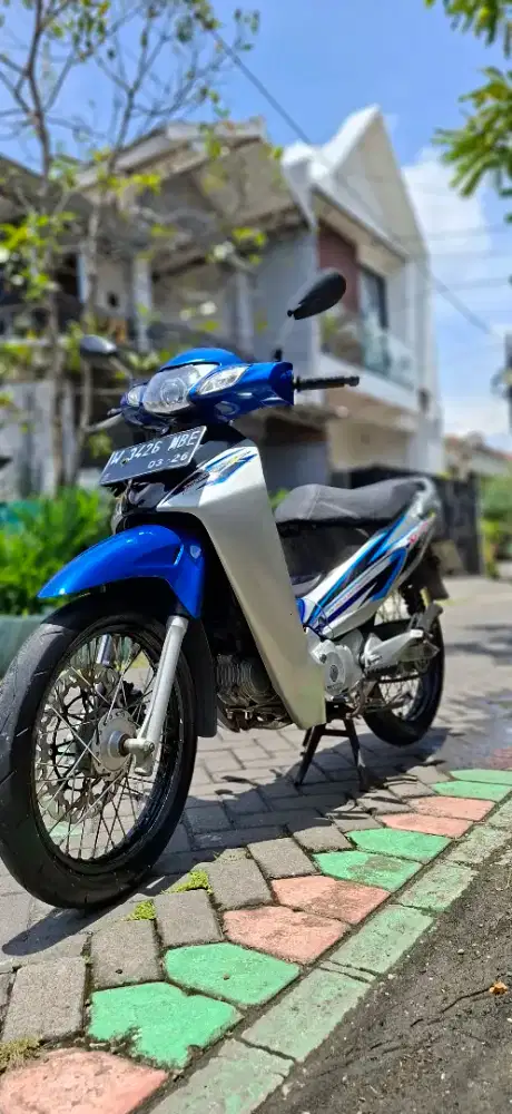 Honda Karisma X 125 Biru Silver 2005