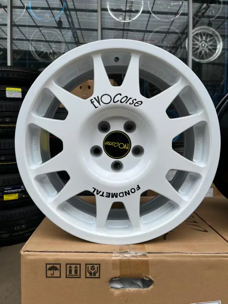 Fondmetal Evocorse ring 16 lebar 7 pcd 5x100 ET 40