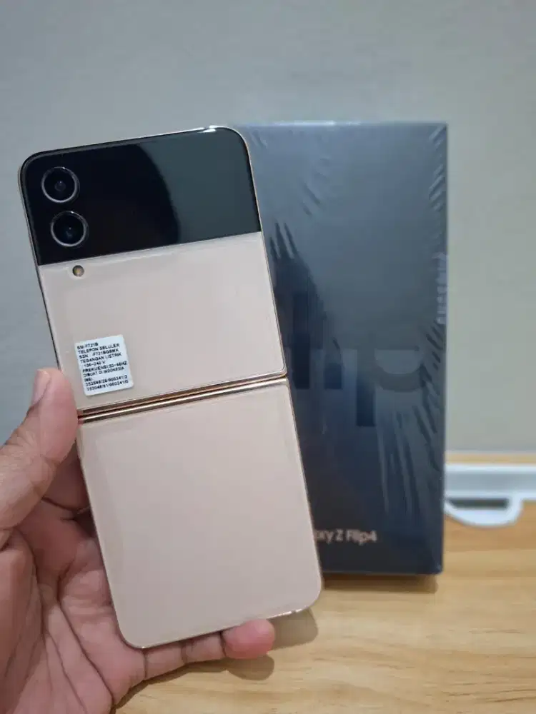 Samsung Zflip4 ram 8/512