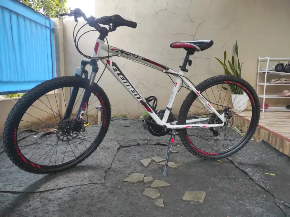 Sepeda MTB element ukuran 26 ban tebal