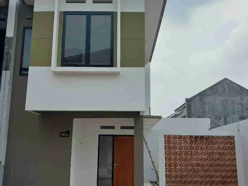 Rumah 2 lantai  strategis deket Galaxy