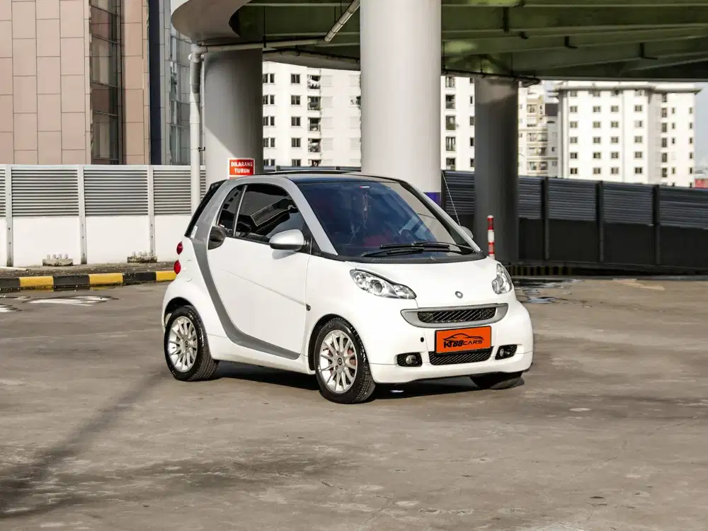 Mercedes Benz Smart Fortwo Panoramic 2011 pemakaian 2012 putih matic