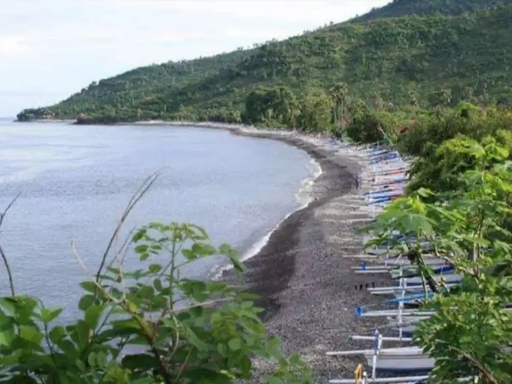 Tanah di Tepi Pantai Amed Karangasem