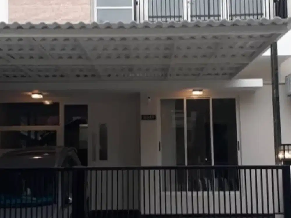 Rumah baru 2 lantai, lokasi terdepan Griya Asri