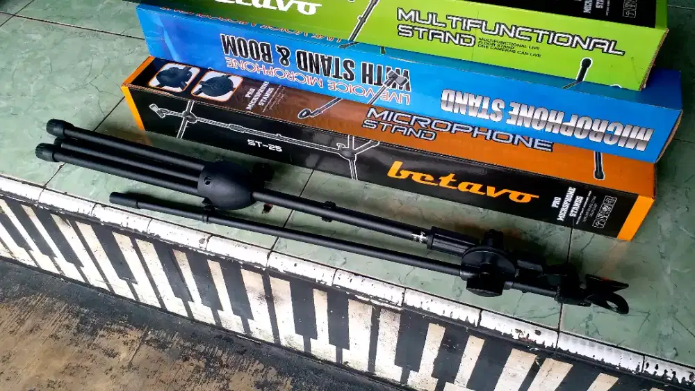YULODIA BEKASI-stand mic baru double betavo