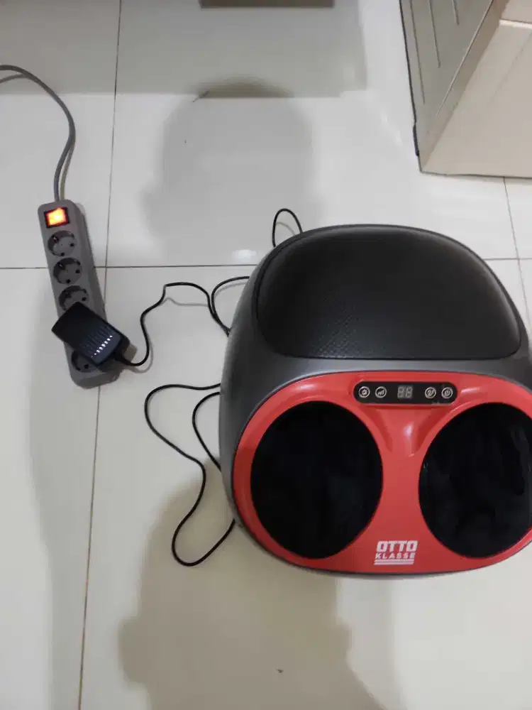 Kursi Pijat dan Pijat Kaki Otto Klasse