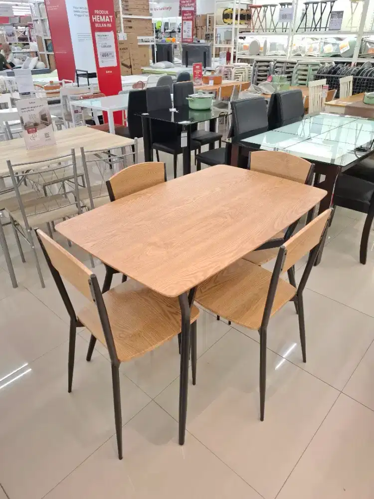 MEJA MAKAN 4 KURSI TERMURAH