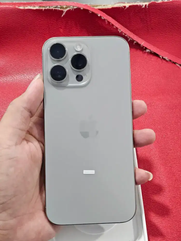 Iphone 16 promax 256gb ibox warna natural bh100 garansi on like new