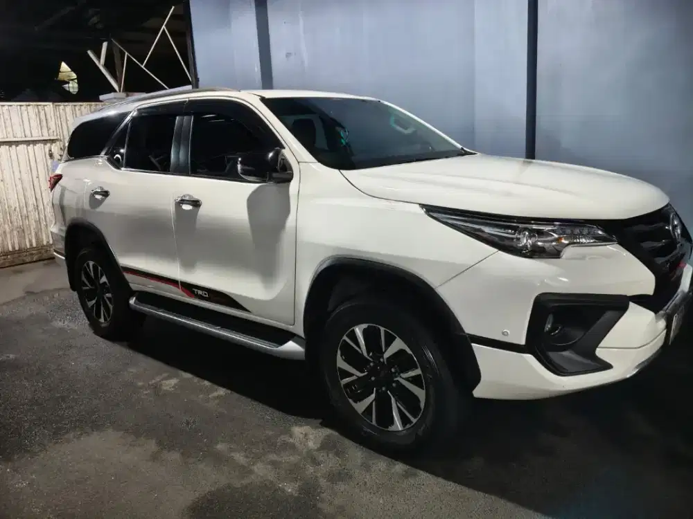 Jual mobil fortuner 2018 vrz trd sportivo