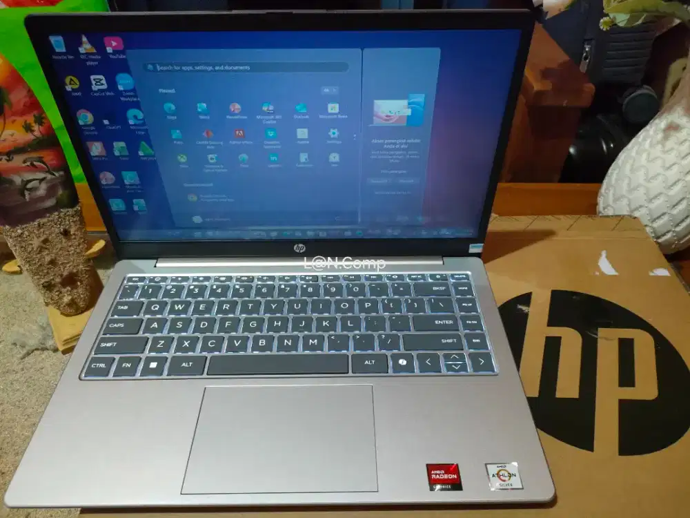 Laptop hp Athlon ram 8/512 umur 5 bulan