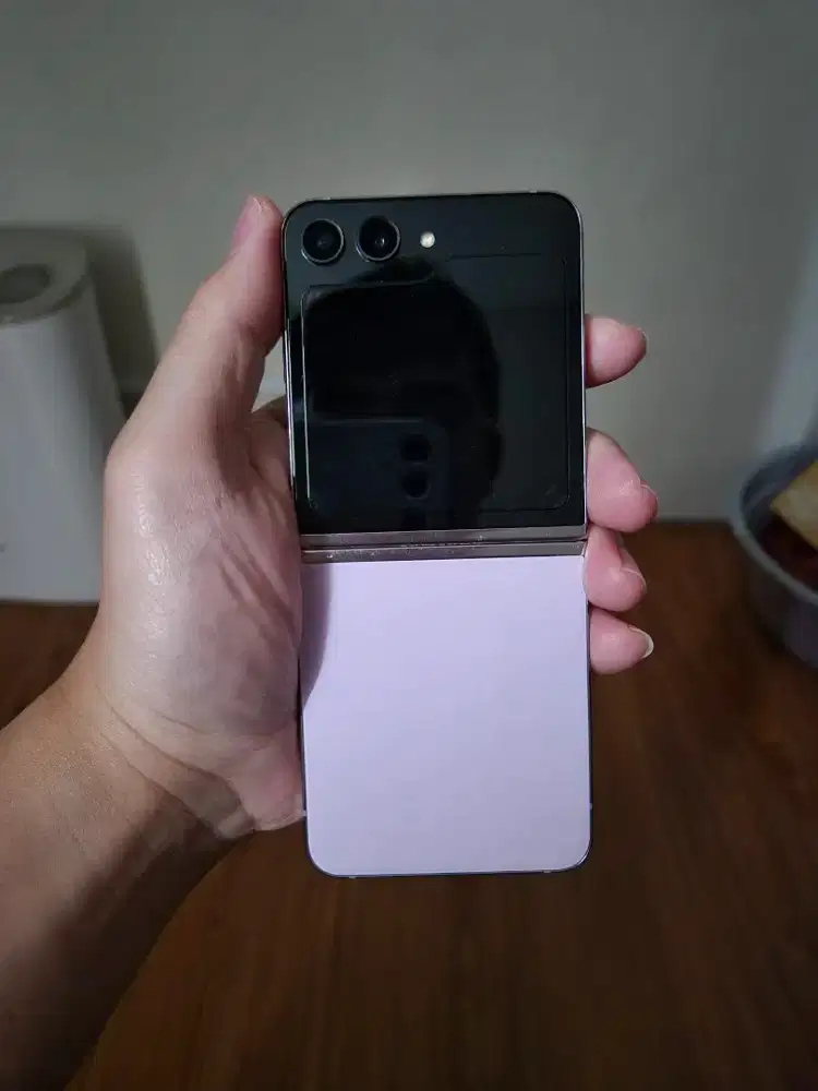 Dijual Samsung Galaxy Z Flip 5 8/256GB Light Purple (ungu muda)