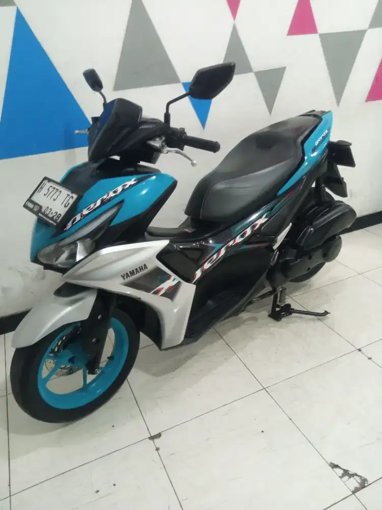 Yamaha AEROX 2023 hijau