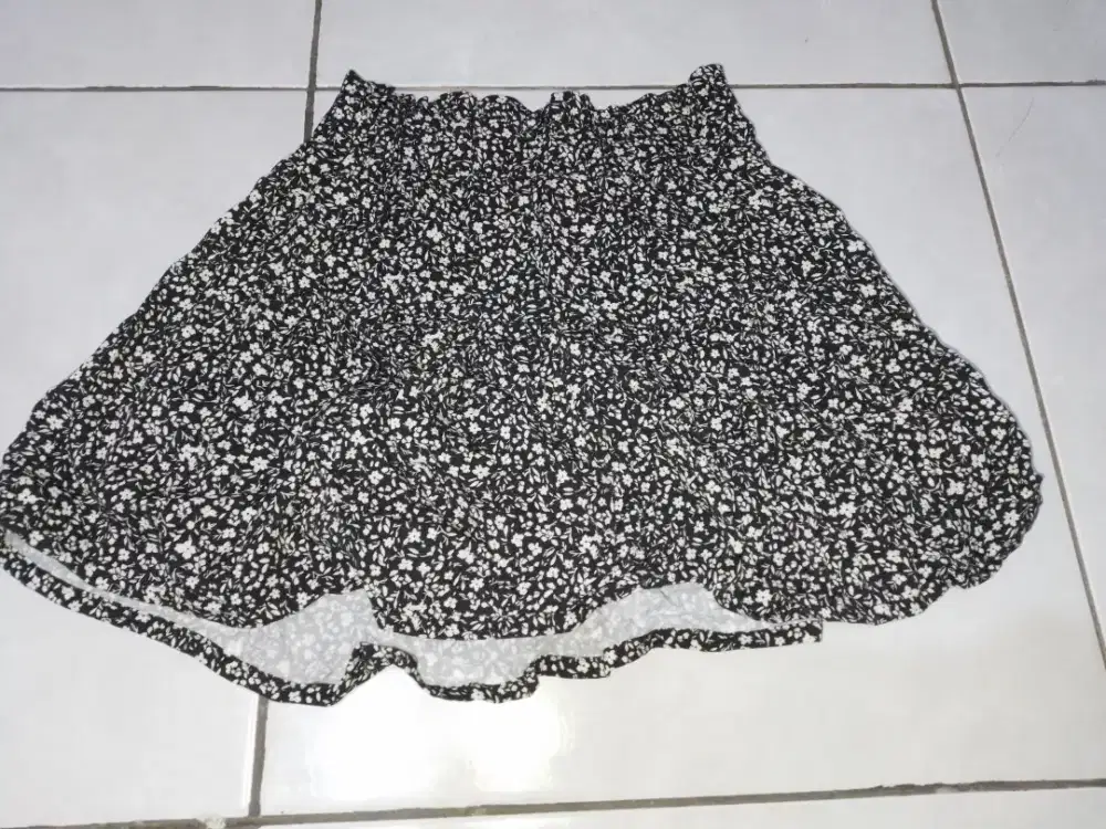 Celana rok anak cewek merk zara asli, P35cm L35cm,3pcs,kondisi ok,nego
