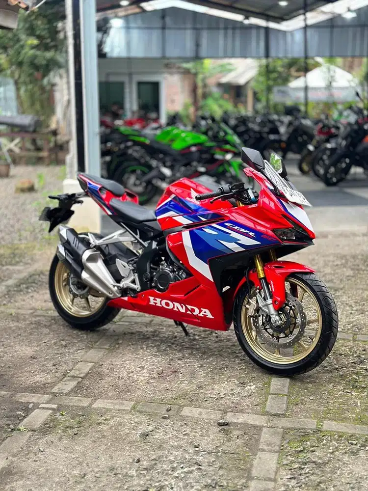 CBR250RR ABS SP QS TRICOLOR ISTIMEWA