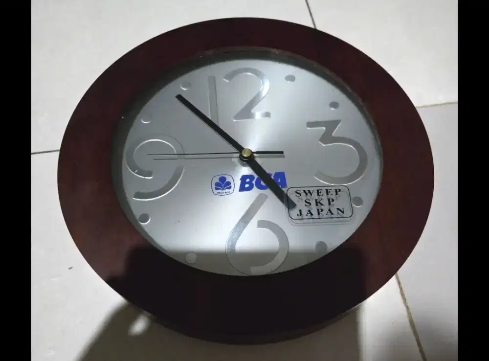 Jual aja asli ori pabrikan dari BCA bank jam dinding Lokasi Citra raya