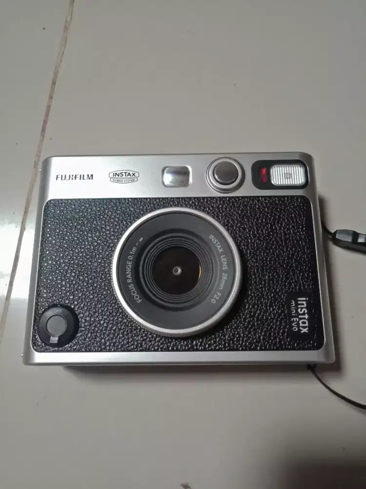 Camera fuji film instax ( Polaroid)