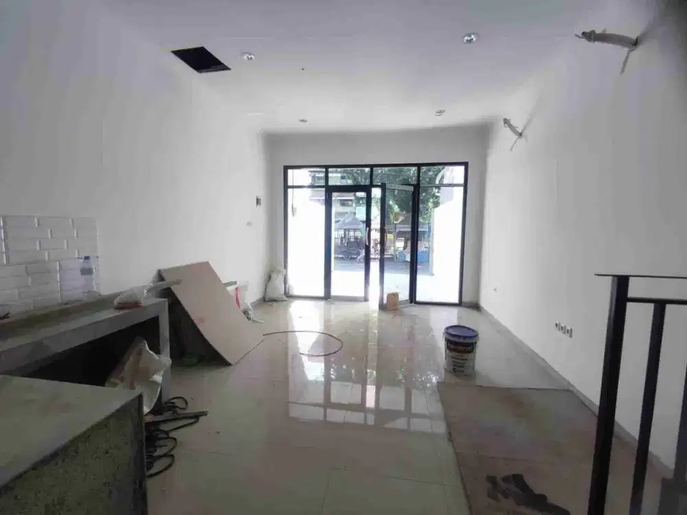 Di jula Ruko area komersil lingkungan hidup akses l2bar 2 mobil dan motor di Jakarta pusat