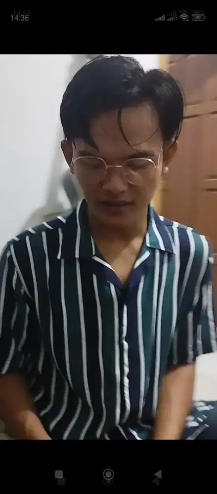 Kemeja lengan pendek