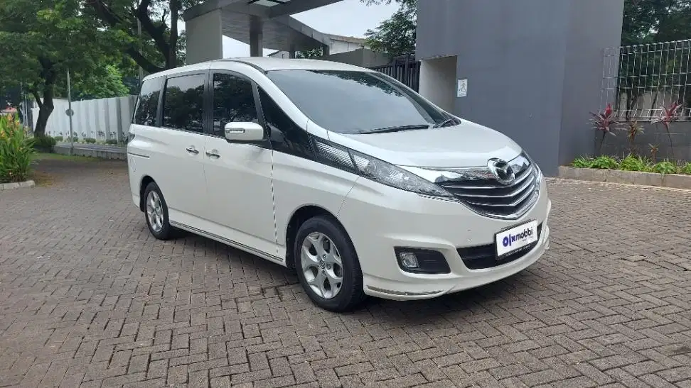 DP 1 JUTA Mazda Biante 2.0 Skyactiv Bensin-AT 2014 UMGS