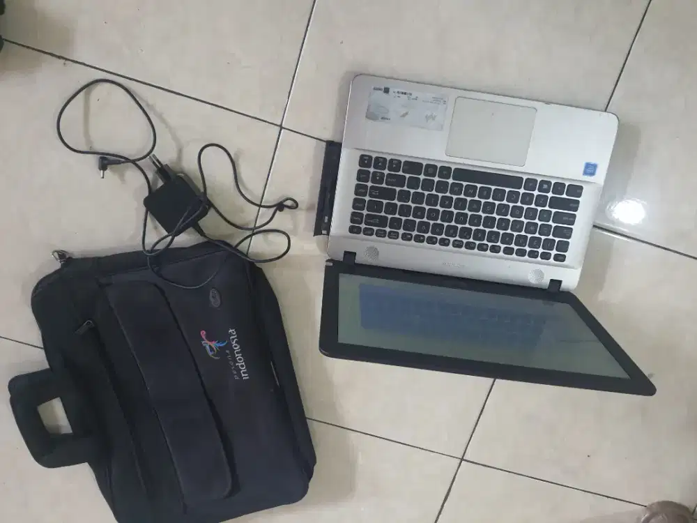 Laptop Asus X441 1Tb/4Gb.14inch+Dvd,camera.Murah.mulus