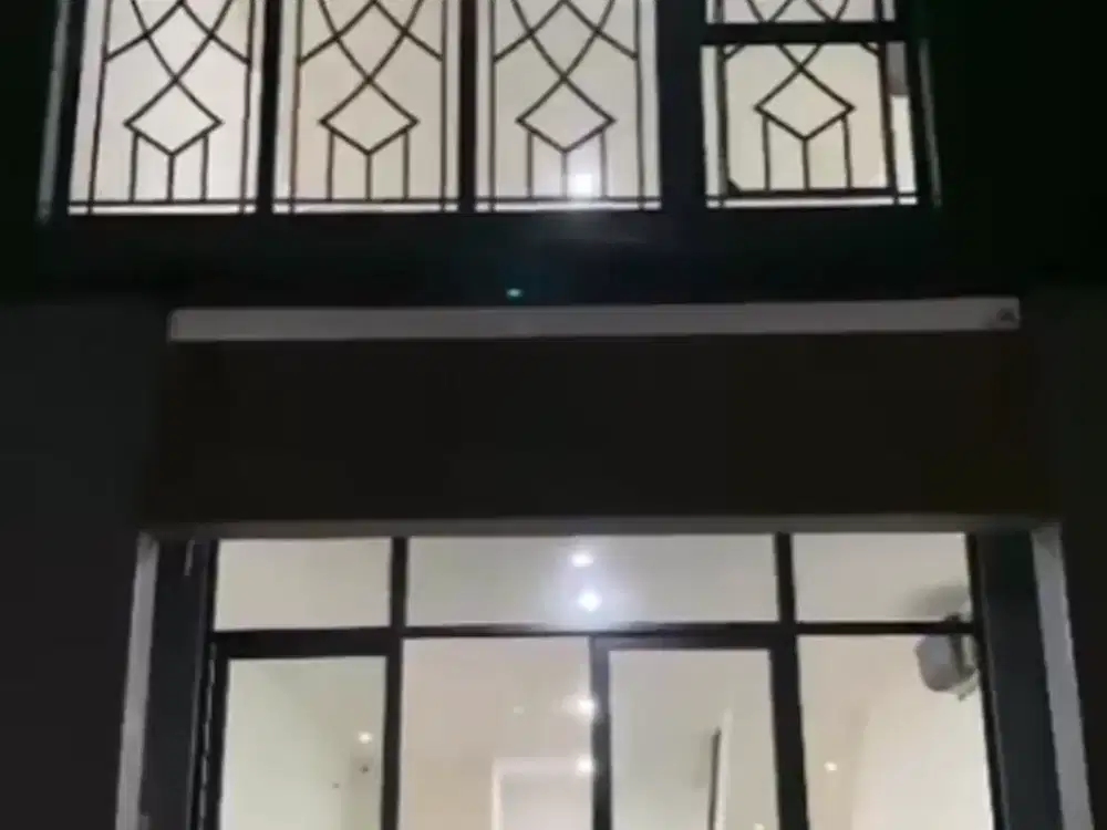 Disewakan Ruko 3 Lantai di Hampton Avenue By Rumah Chinida (Dw)