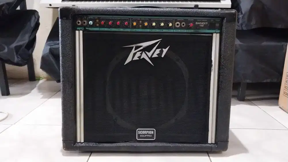 Ampli gitar peavey bandit 112