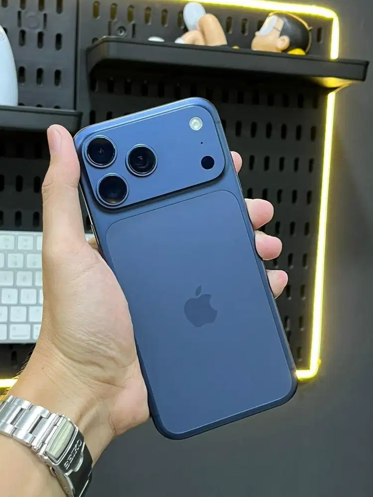 iPhone 17 Pro Max 256 GB Deep Blue Resmi