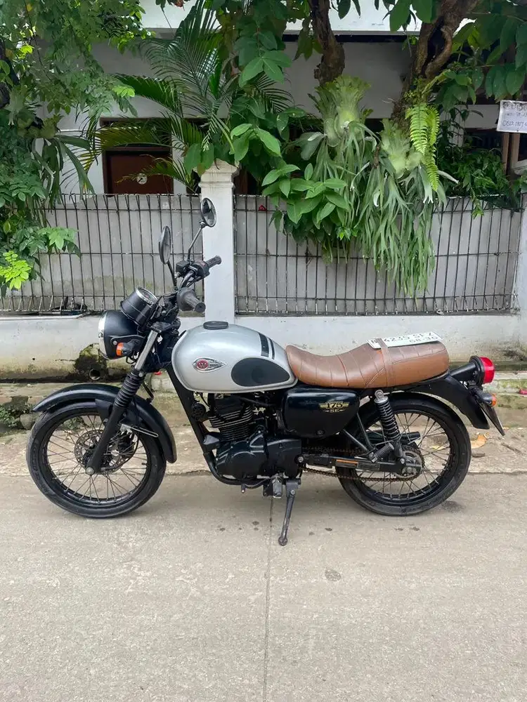 Kawasaki W175 SE 2018 mulus