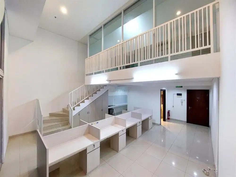 Terkoneksi Langsung ke Mall Central Park 2, Disewakan Neo Soho Residences Ebony 123M 2 Lantai Furnished Rapi bisa untuk Kantor Maupun Hunian Tinggal