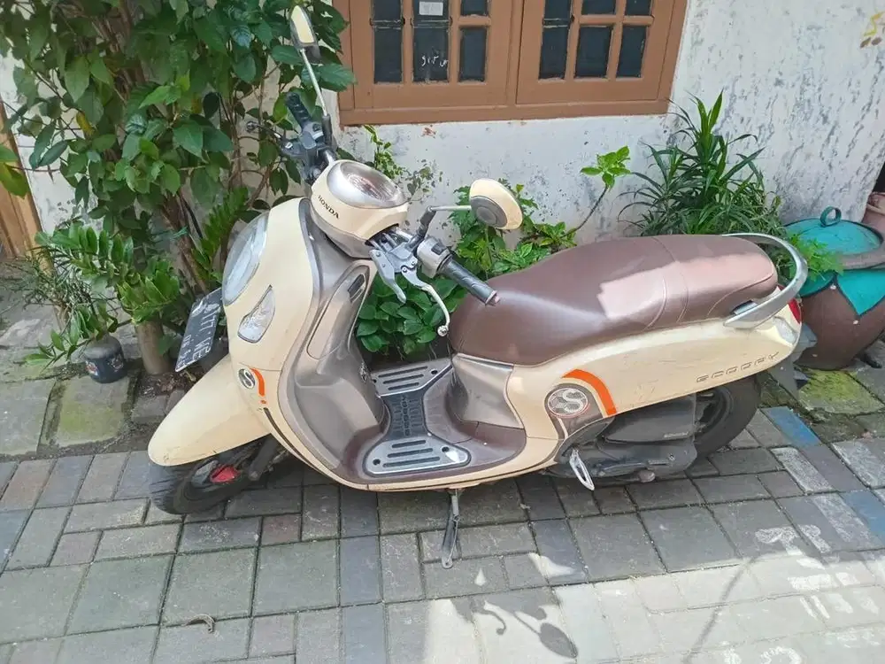 SCOOPY 2020 PLAT L CREAM JUAL CEPAT BU