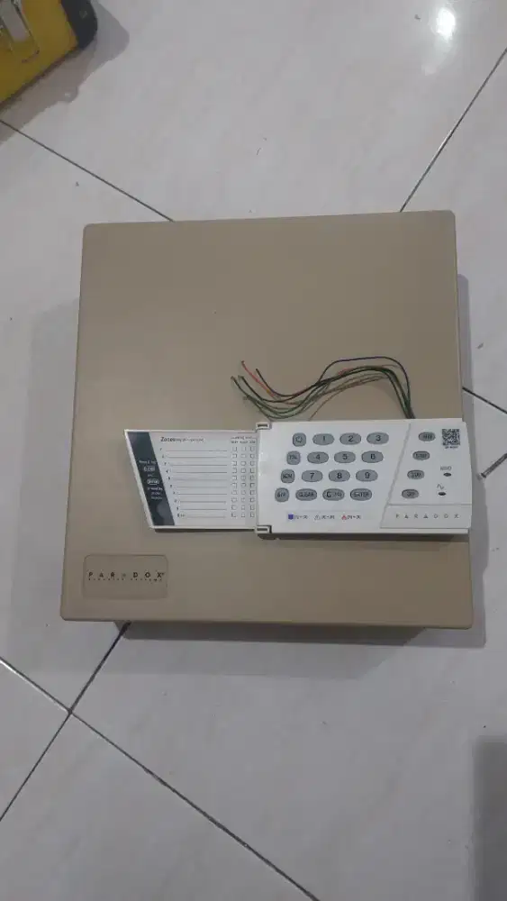 Paradox SP5500 Alarm 4 Zone