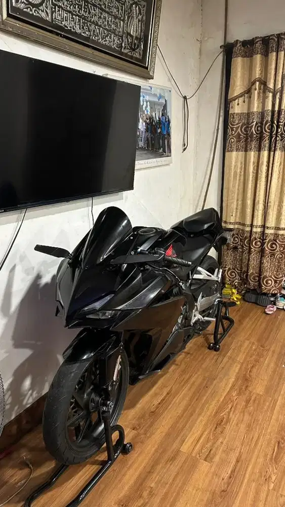 HONDA CBR 250RR
