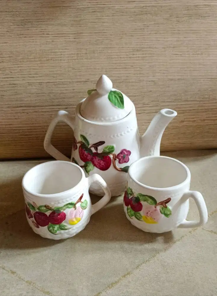Tea set Nakato keramik timbul