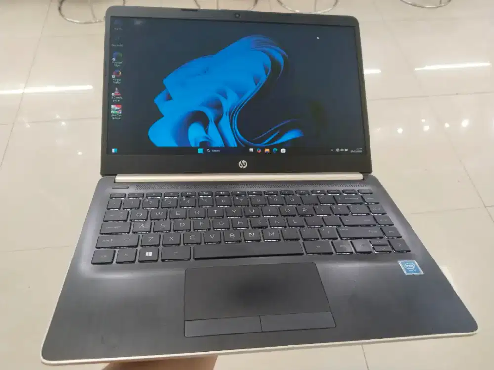 Dijual laptop Hp 14s-cf intel n4205U ram 4GB DDR4 SSD 128GB NVME Win11