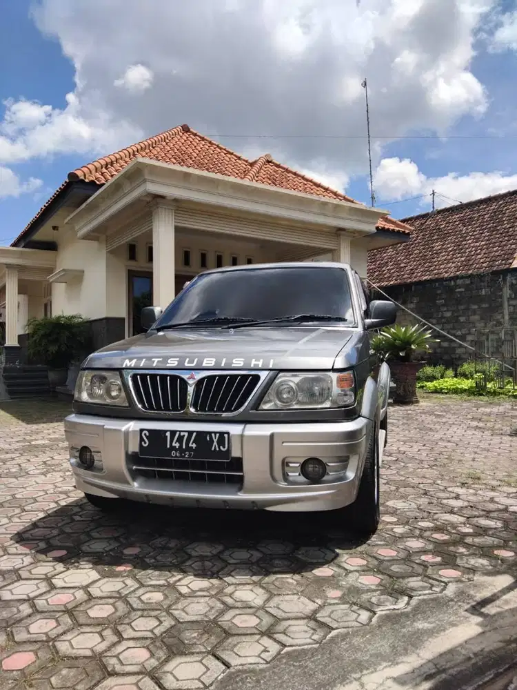 Mitsubishi Kuda 2.0 grandia 2003 plat S kolis mobil bekas sekoto