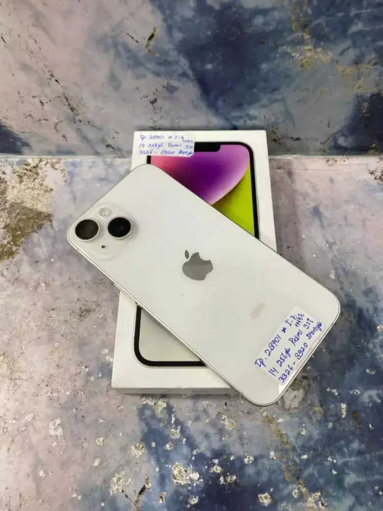 Di jual HP IPHONE 14 warna starlight 256GB IBOX
