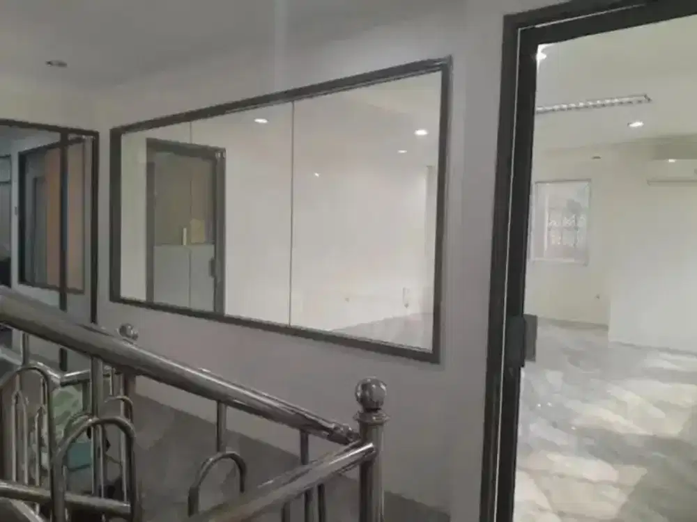 Disewakan Office Space / Ruko, Cideng Timur