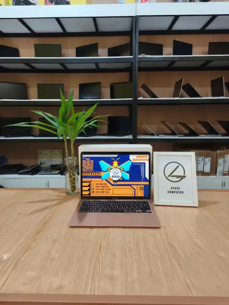 Macbook Air M1 chip CTO ram 8GB/SSD 1TB GARANSI ON Juli 2026 mulus pol