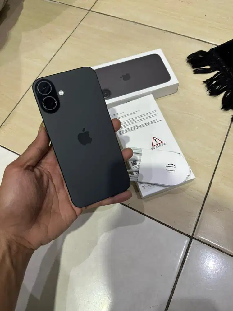 Iphone 16 plus 256 gb ibox fullset masih mulus banget siap pakai