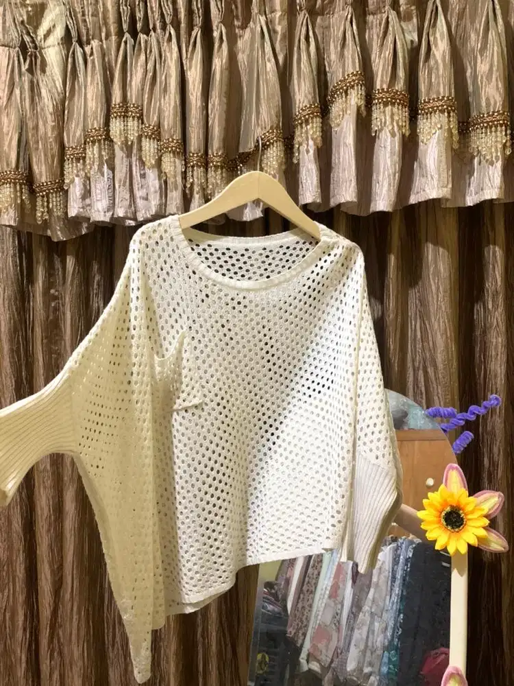 Baju jaring putih pantai