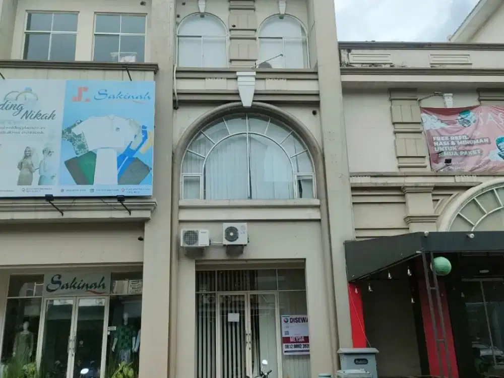 Disewakan Ruko Furnish Dekat Pinggir Jalan Utama Area Ramai Di Grand Galaxy City, Bekasi