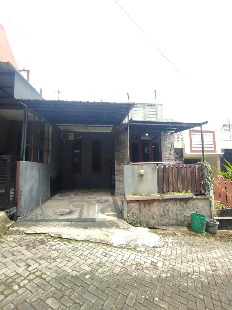 Rumah Tengah kota Semarang, Dekat Pintu toll dan univesitas.