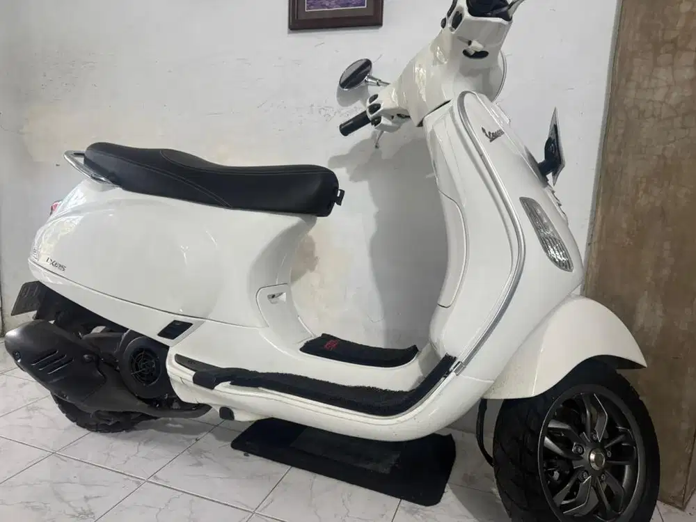 VESPA LX 125 WHITE Th. 2024