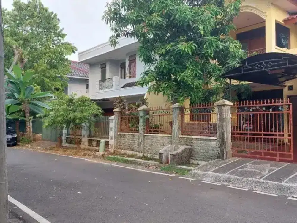 Rumah Billymoon: 2 Lantai, LT 200 m2, Jalan 2.5 Mobil, JUAL CEPAT BUTUH UANG