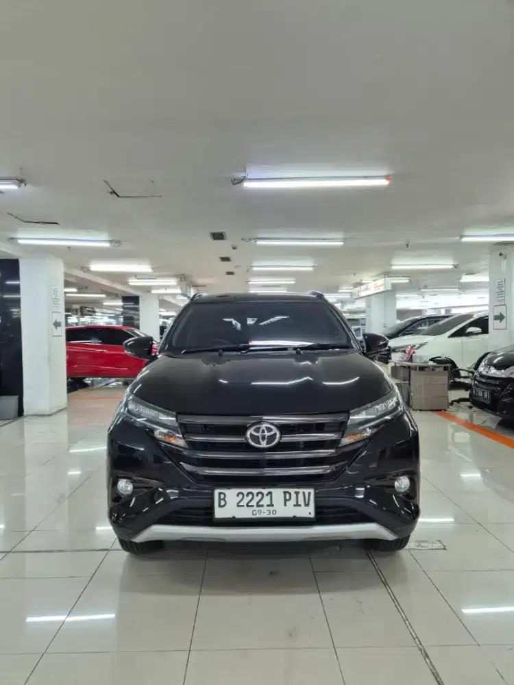 Toyota rush 2025 hitam G matik tgn 1 pribadi