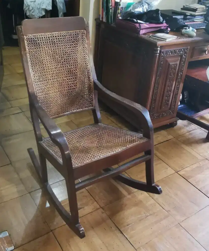 Kursi Goyang Jati Asli Antik Jadul Indah Kuat hanya 1
