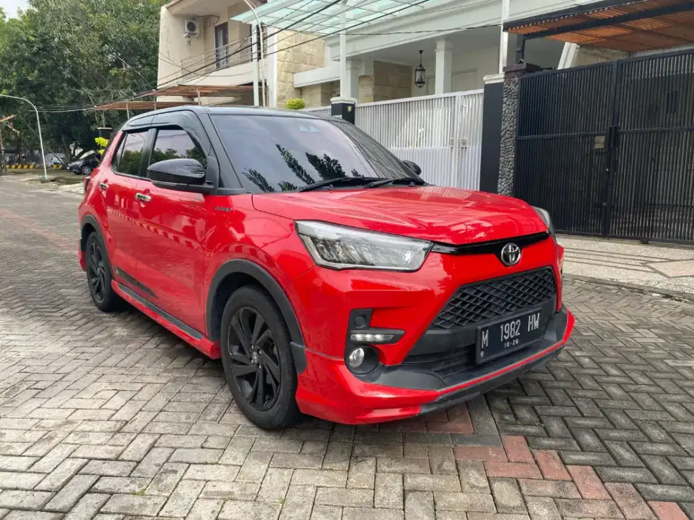 Toyota Raize sport GR TSS two tone merah matic